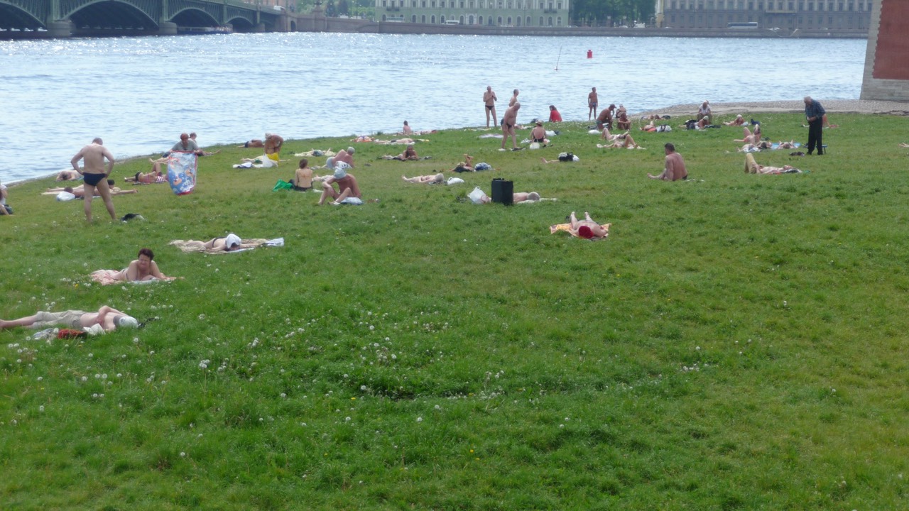 061112 2 Entry to Peter Paul Fortress local sunbaking beach