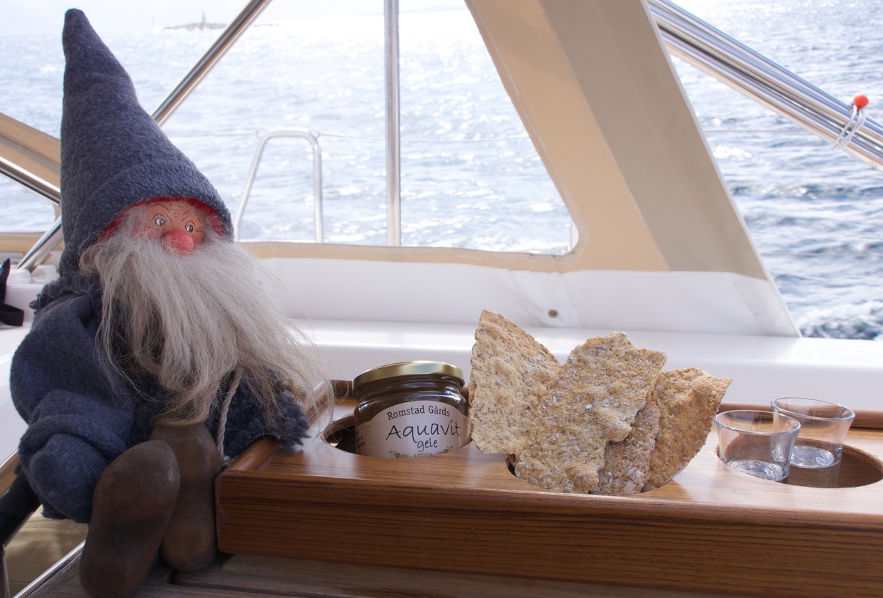 140624 3 Bruce overseeing the preparation for the Arctic Circle Crossing