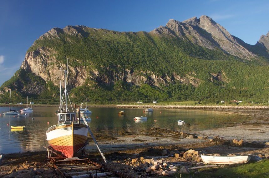 140628 10 Grotoy Harbour Fishing Boat