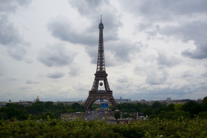 160611 14 Paris Eiffel Tower.jpg