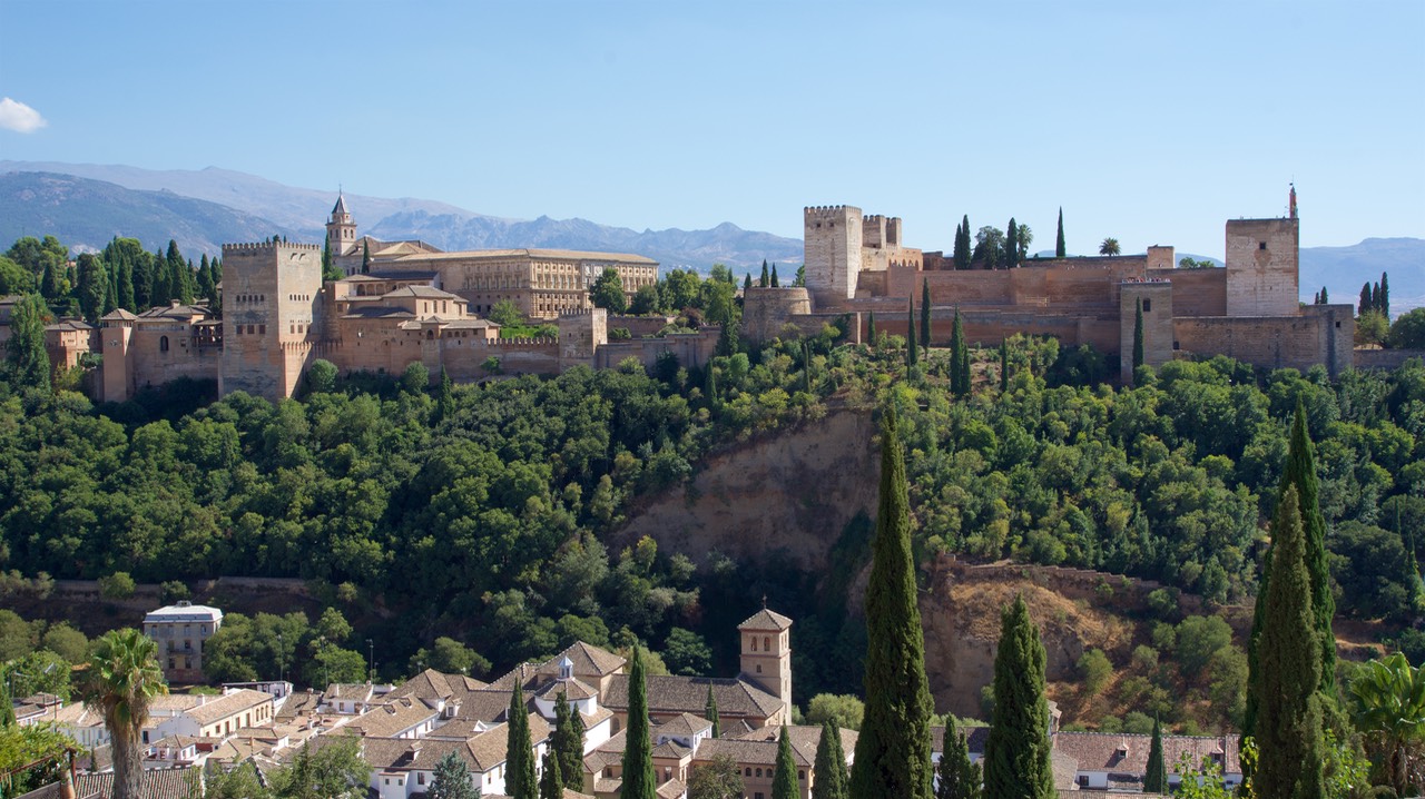 160921 7 Walking Granada Alhambra from Mirador San Nicholas.jpg