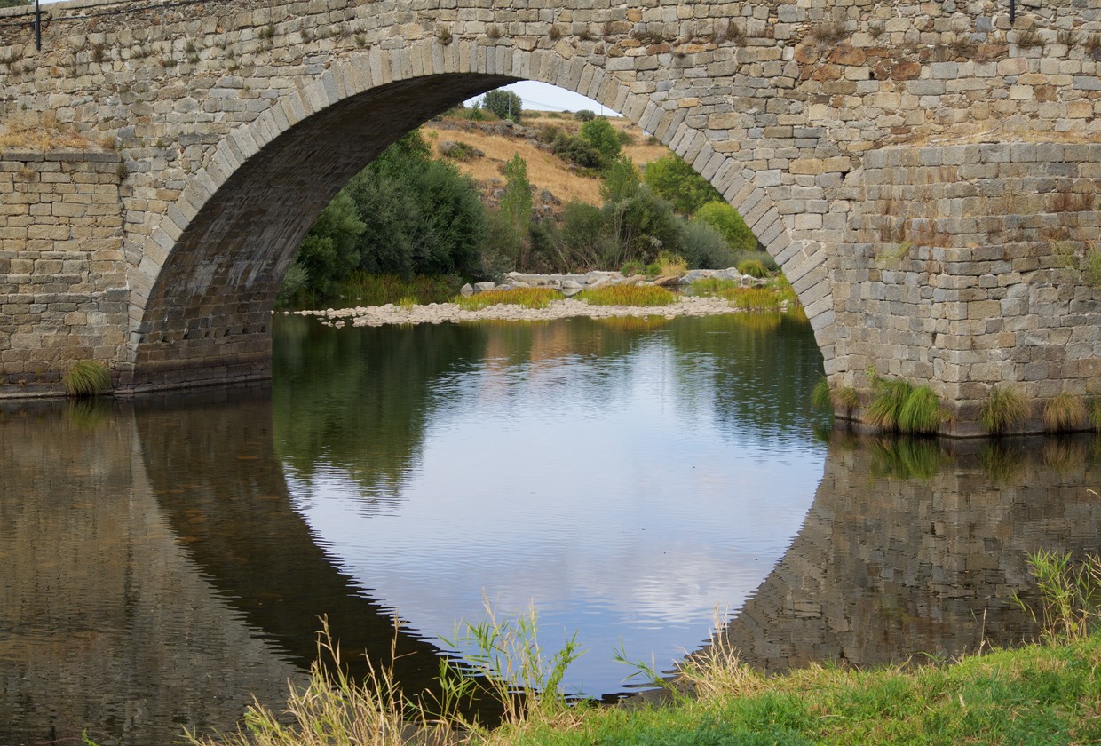 160925 El Barco bridge reflection