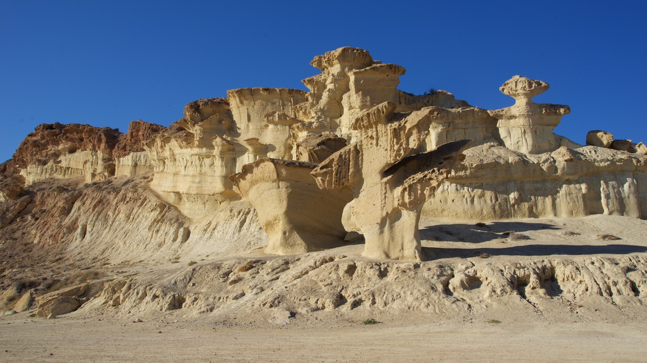 161011 15 Drive day with Judith and Jonathan Erosions de Bolnuevo.jpg