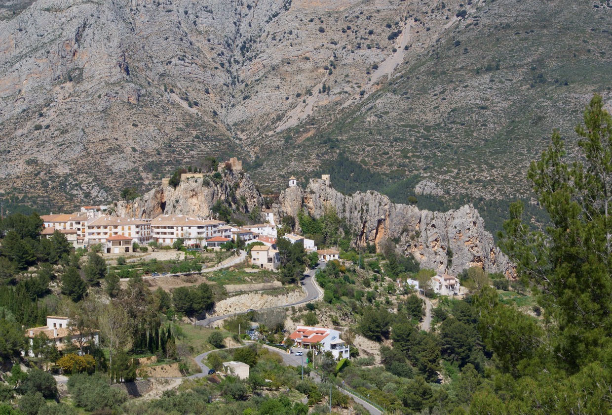170401 Approaching Guadalest