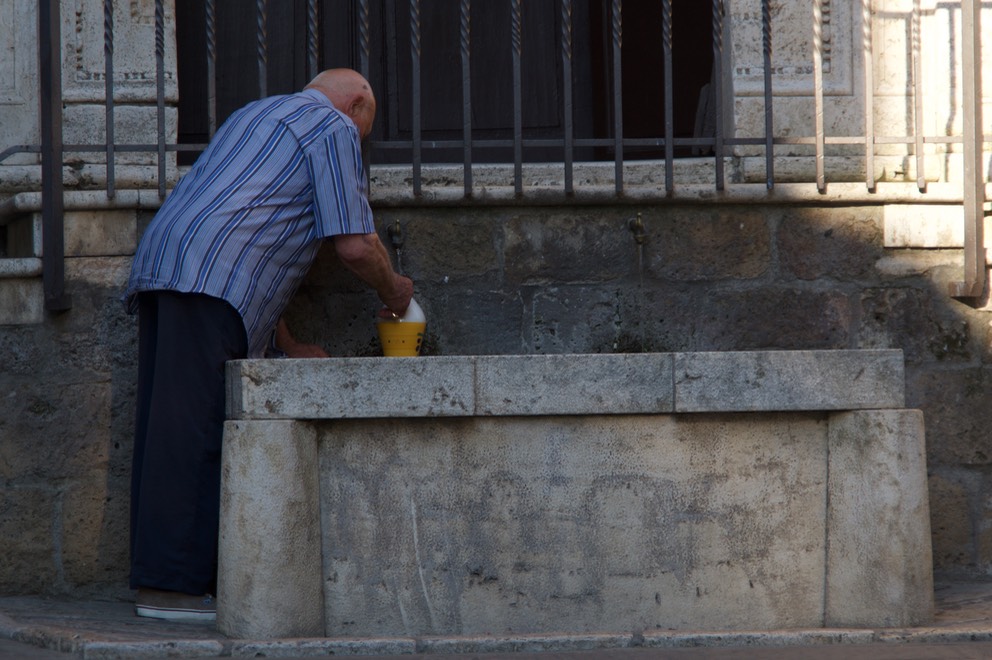 170622 9 Night 1 Pitigliano Medieval City Water fountain