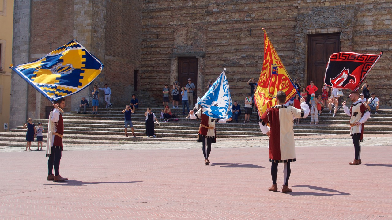170624 10 Flag Performance Montepulciano