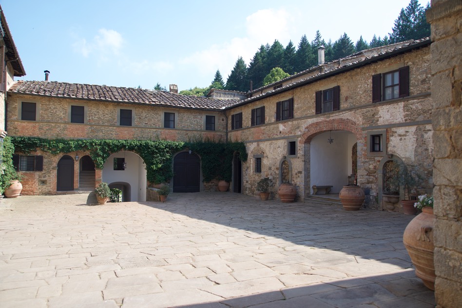 170624 18b Badia a Coltibuono Gaiole in Chianti Monastery Hotel The Courtyard