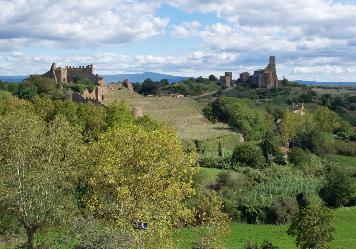 170920 Lunch Stop Tuscania View of Church of San Pietro